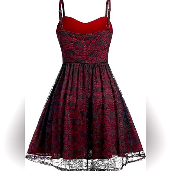 goth, casual dress with lace and skulls!! ☠️ - Picture 2 of 3